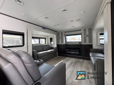 2025 Keystone RV Alpine — photo 18 view