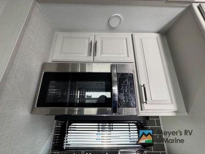 2025 Keystone RV Alpine — photo 14 view