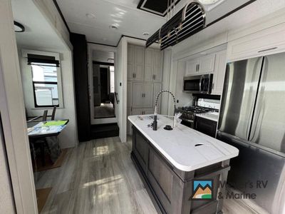 2025 Keystone RV Alpine — detail view