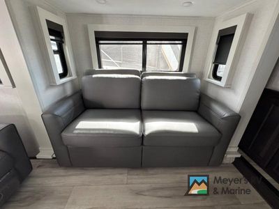 2025 Keystone RV Alpine — photo 21 view