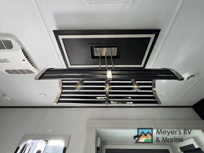 2025 Keystone RV Alpine — photo 10 view