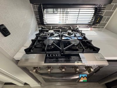 2025 Keystone RV Alpine — photo 13 view