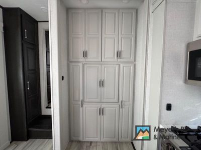 2025 Keystone RV Alpine — photo 11 view