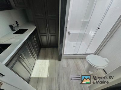 2025 Keystone RV Alpine — photo 24 view