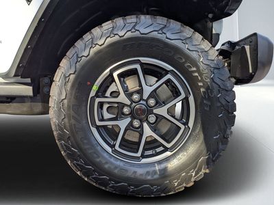 2026 Jeep Wrangler — photo 10 view