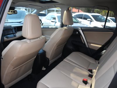 2015 Toyota RAV4 - Photo 17