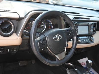 2015 Toyota RAV4 - Photo 9