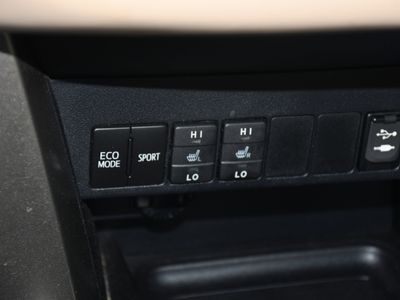 2015 Toyota RAV4 - Photo 16