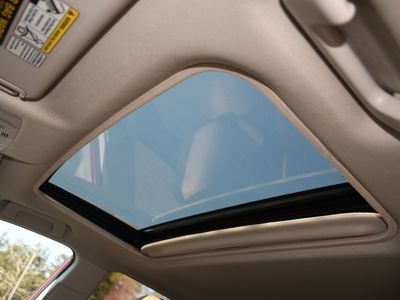 2015 Toyota RAV4 - Photo 7