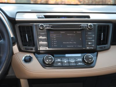 2015 Toyota RAV4 - Photo 18