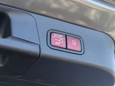 2026 Mercedes-Benz GLB — photo 13 view