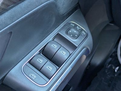 2026 Mercedes-Benz GLB — photo 28 view