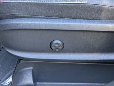 2026 Mercedes-Benz GLB — photo 25 view