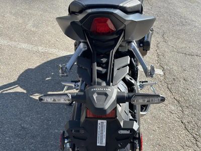 2025 Honda CB650R E-Clutch - Photo 3