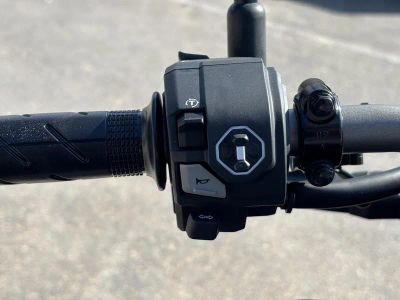 2025 Honda CB650R E-Clutch - Photo 11