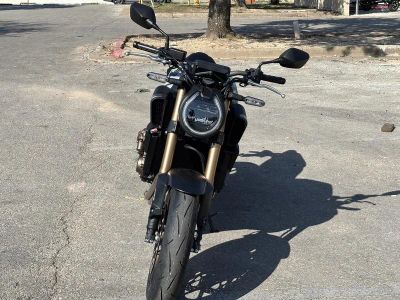 2025 Honda CB650R E-Clutch - Photo 2