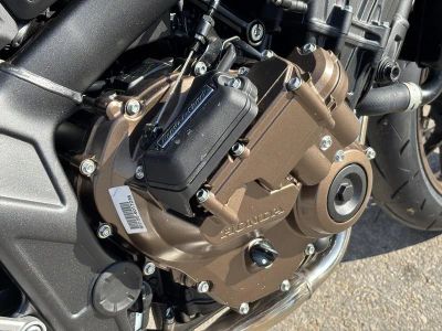 2025 Honda CB650R E-Clutch - Photo 8