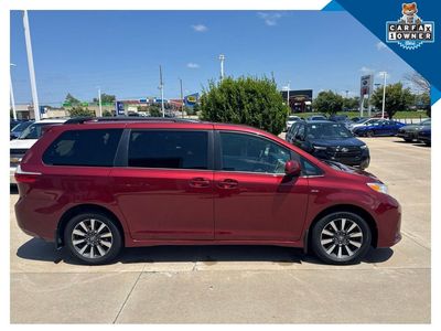 2018 Toyota Sienna - Photo 4
