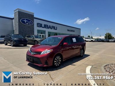 2018 Toyota Sienna - Photo 1
