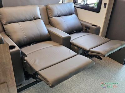 2026 Grand Design Lineage Series F — photo 45 view