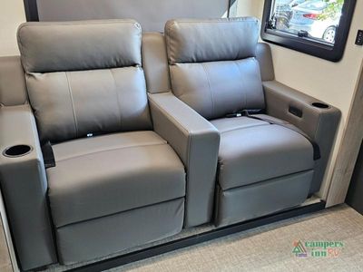 2026 Grand Design Lineage Series F — photo 44 view