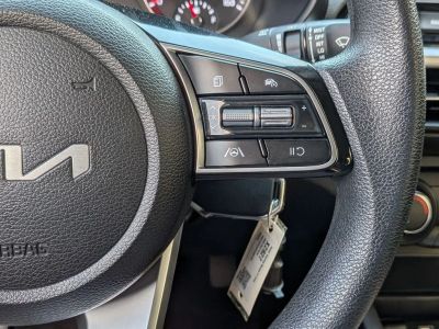 2023 Kia Forte — photo 16 view