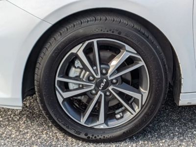 2023 Kia Forte — photo 9 view