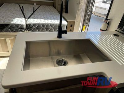 2024 Forest River RV Flagstaff — photo 18 view