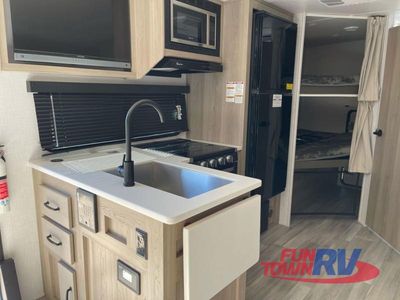 2024 Forest River RV Flagstaff — photo 17 view