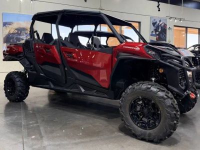 2026 Can-Am® Commander MAX XT 700 — front three-quarter view