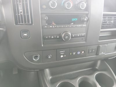 2024 Chevrolet Express Passenger - Photo 19