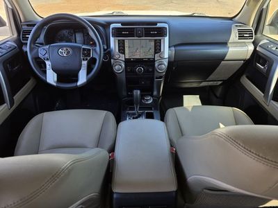 2022 Toyota 4Runner — photo 8 view
