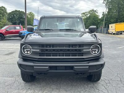2023 Ford Bronco - Photo 2