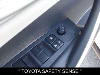 2023 Toyota Corolla SE - Photo 14