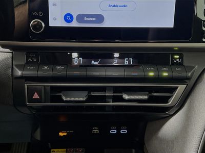 2025 Toyota Camry — photo 23 view