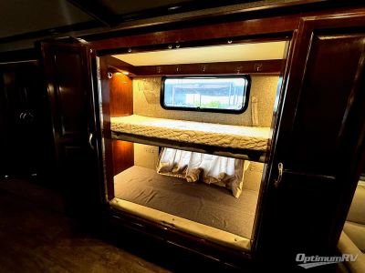 2018 Fleetwood Bounder — photo 10 view