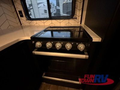 2022 Keystone RV Outback — photo 18 view
