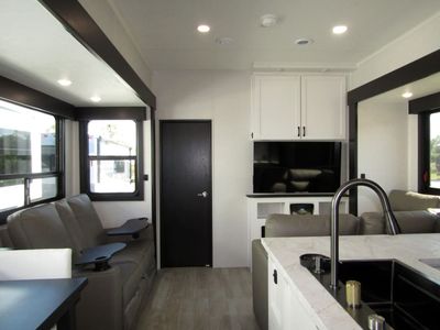 2026 Jayco CYCLONE - Photo 3