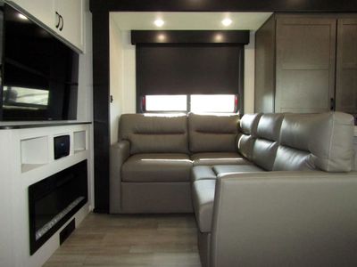 2026 Jayco CYCLONE - Photo 6