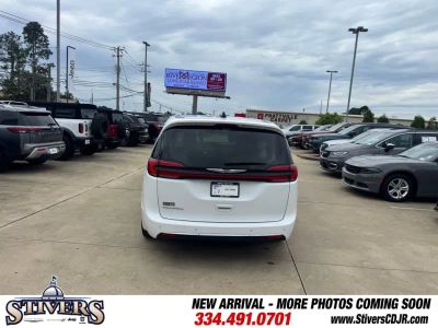 2023 Chrysler Pacifica - Photo 6
