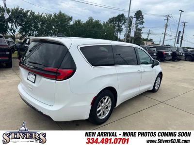 2023 Chrysler Pacifica - Photo 5