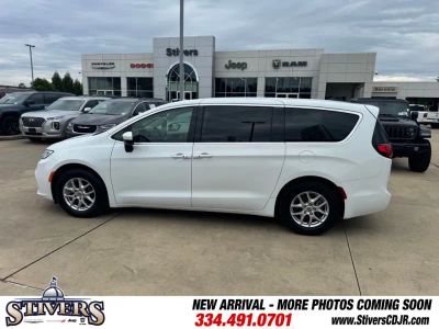 2023 Chrysler Pacifica - Photo 9