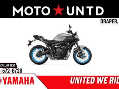 2025 Yamaha MT-07 — front three-quarter view