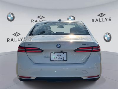 2025 BMW i5 - Photo 6