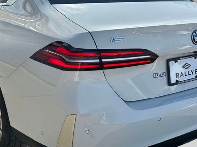 2025 BMW i5 - Photo 11