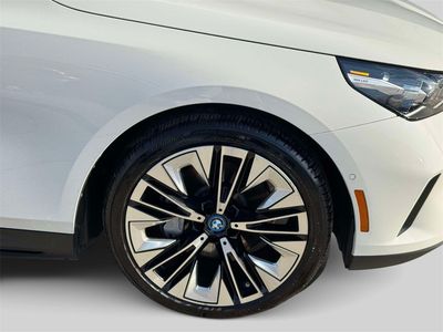 2025 BMW i5 - Photo 10