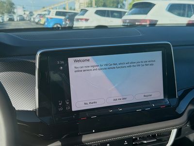 2026 Volkswagen Atlas Cross Sport — photo 12 view