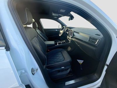 2026 Volkswagen Atlas Cross Sport — photo 24 view