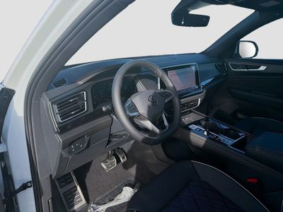 2026 Volkswagen Atlas Cross Sport — photo 9 view