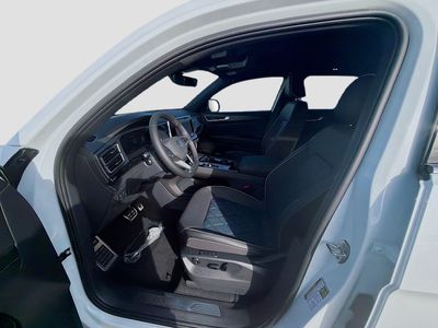 2026 Volkswagen Atlas Cross Sport — photo 17 view